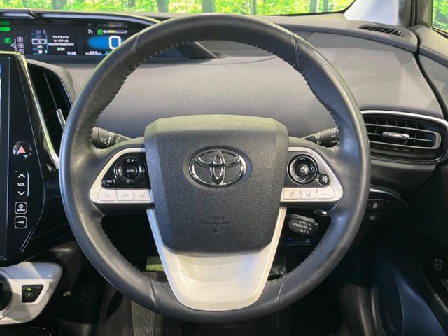 TOYOTA PRIUS PHV 2017 Image 31