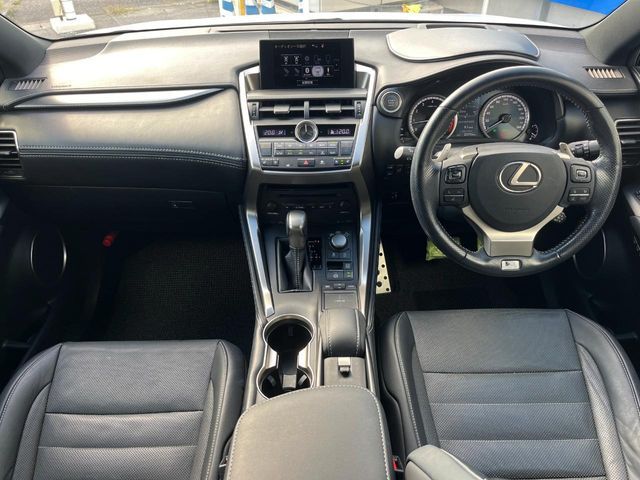 TOYOTA LEXUS NX200T 2016 Image 31