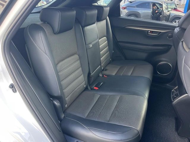 TOYOTA LEXUS NX200T 2016 Image 31