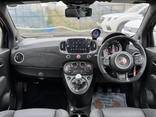 FIAT ABARTH 695 2024 Image 31