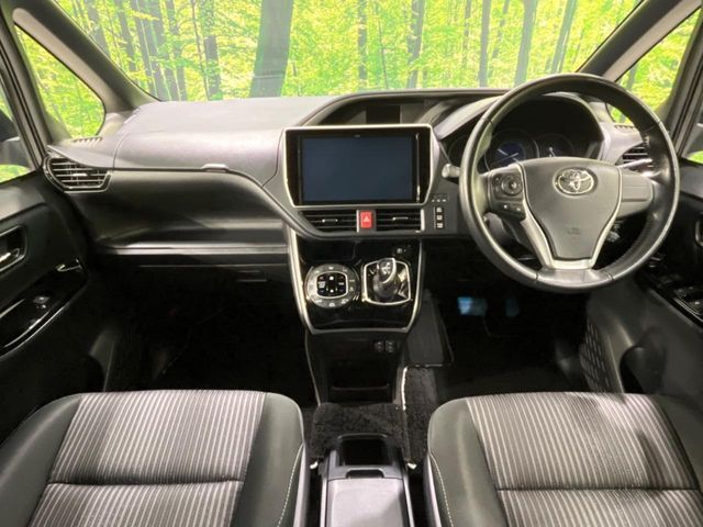 TOYOTA VOXY HYBRID 2019 Image 31