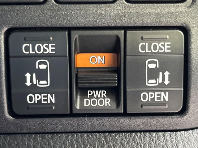 TOYOTA VOXY HYBRID 2019 Image 31