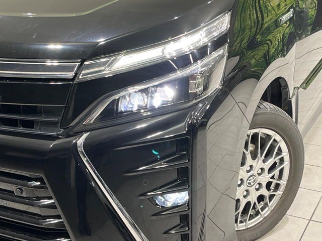TOYOTA VOXY HYBRID 2019 Image 31