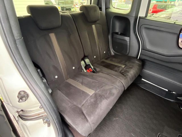 HONDA N BOX CUSTOM 4WD 2017 Image 31