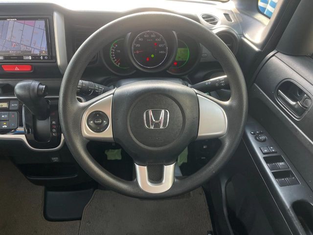 HONDA N BOX 2015 Image 31