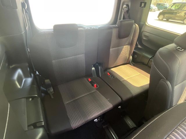 TOYOTA VOXY 2018 Image 31