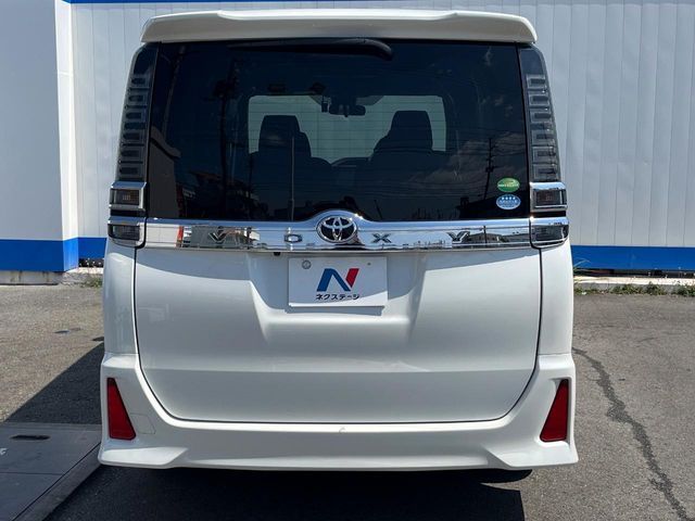 TOYOTA VOXY 2018 Image 31