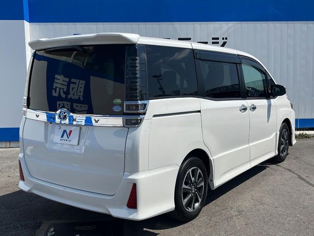 TOYOTA VOXY 2018 Image 31