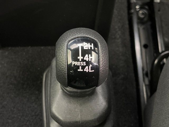 SUZUKI JIMNY NOMADE 2025 Image 31