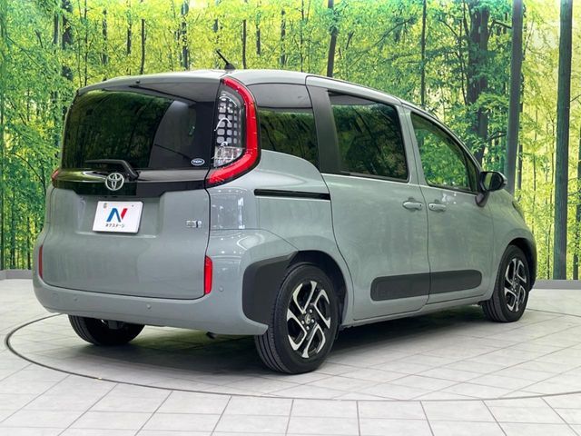 TOYOTA SIENTA HYBRID 2023 Image 31