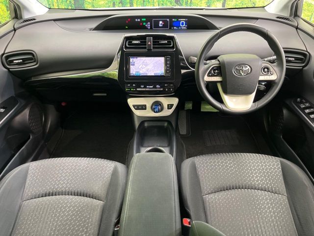 TOYOTA PRIUS 2017 Image 31