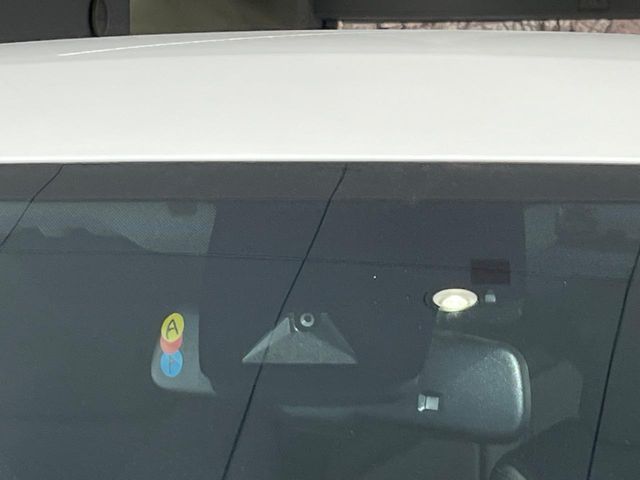 TOYOTA PRIUS 2017 Image 31