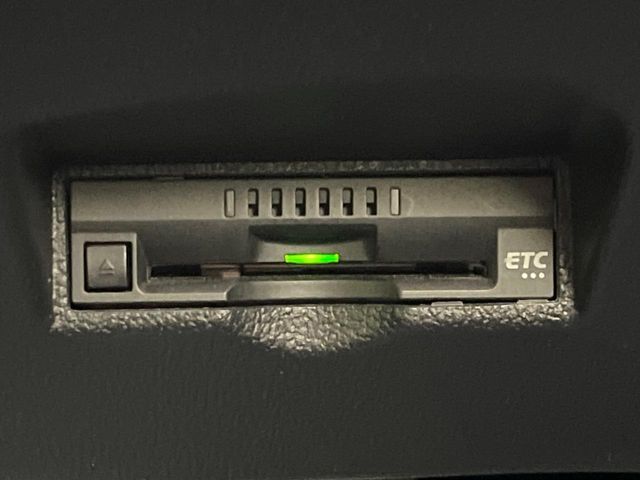 TOYOTA PRIUS 2017 Image 31