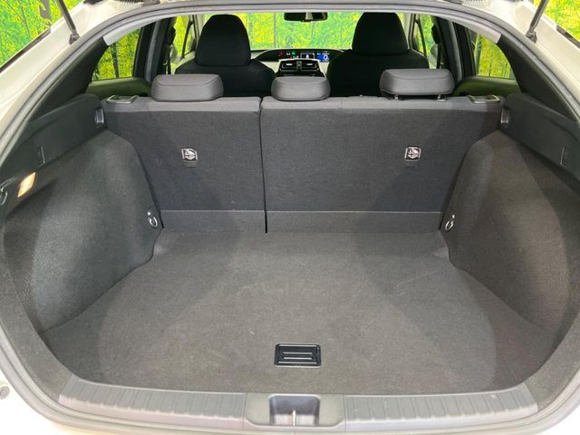 TOYOTA PRIUS 2017 Image 31