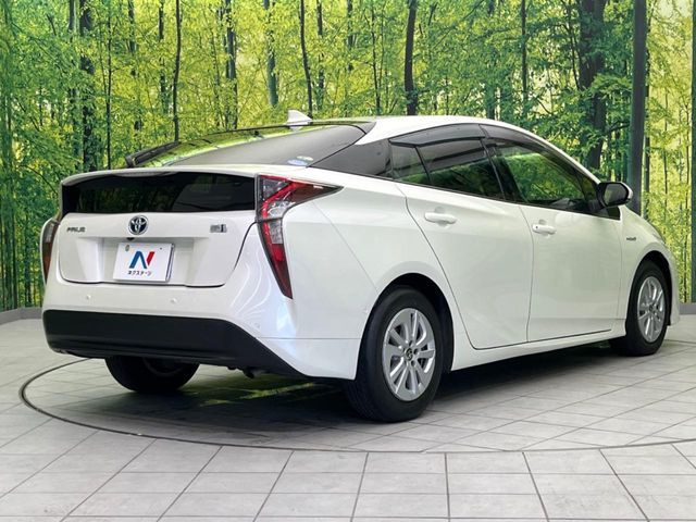 TOYOTA PRIUS 2017 Image 31