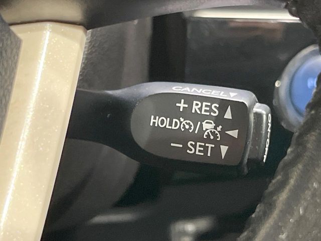 TOYOTA PRIUS 2018 Image 31
