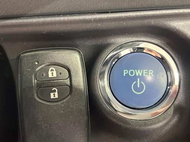 TOYOTA AQUA 2017 Image 31