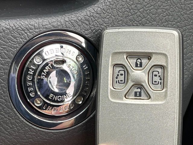 TOYOTA VOXY 2010 Image 31