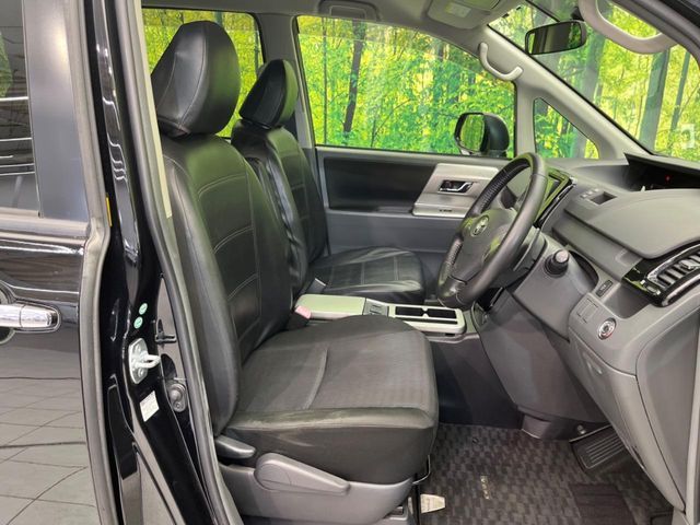 TOYOTA VOXY 2010 Image 31