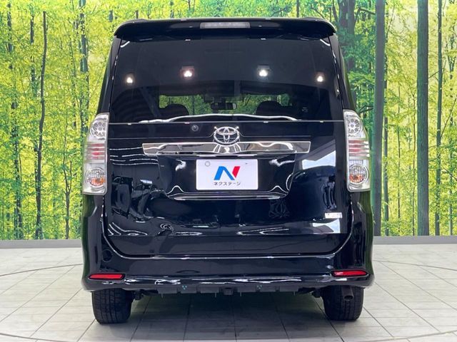 TOYOTA VOXY 2010 Image 31