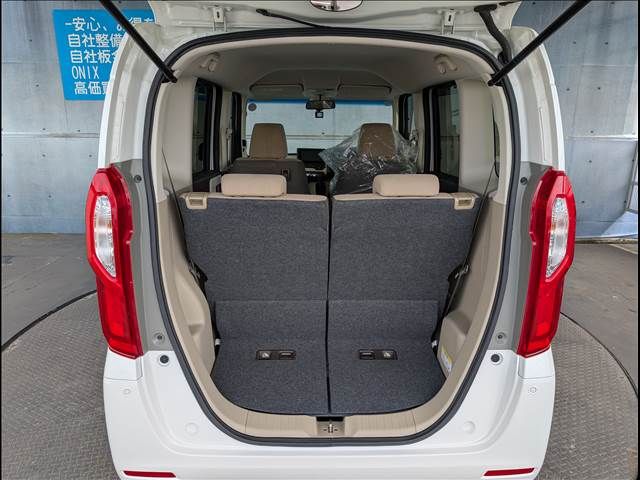 HONDA N BOX 2018 Image 31