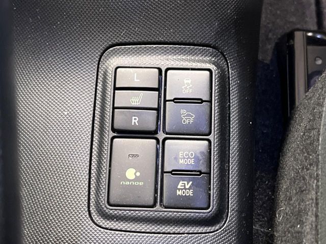 TOYOTA AQUA 2017 Image 31