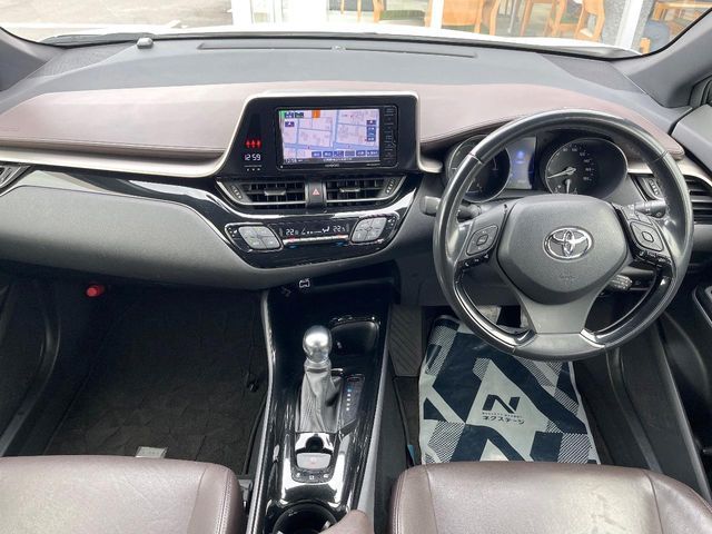 TOYOTA C-HR 2019 Image 31