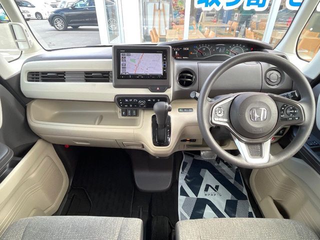 HONDA N BOX 2017 Image 31