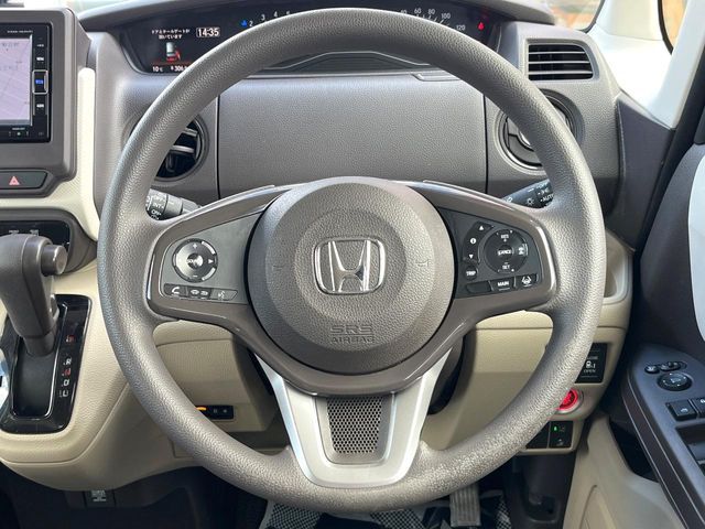 HONDA N BOX 2017 Image 31