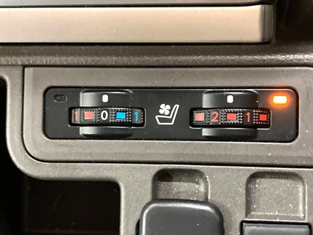 TOYOTA LANDCRUISER PRADO 2023 Image 31