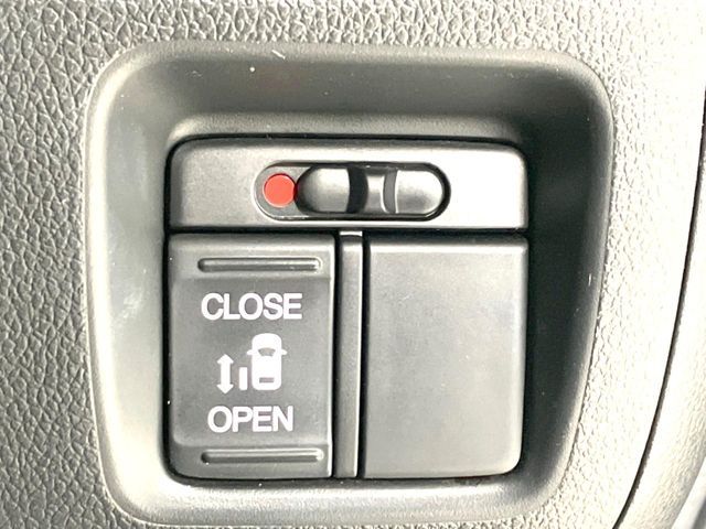 HONDA N BOX 2016 Image 31