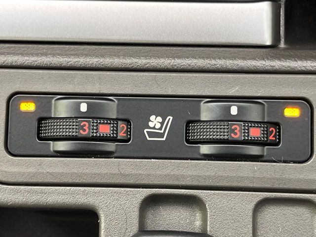 TOYOTA LANDCRUISER PRADO 2023 Image 31