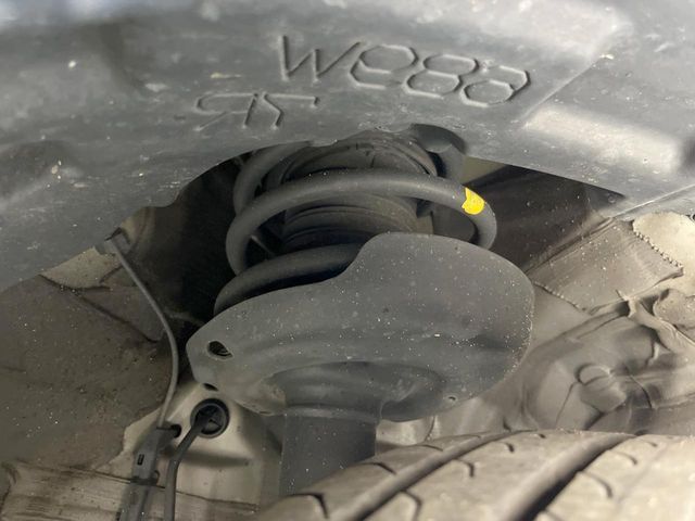 TOYOTA C-HR 2018 Image 31