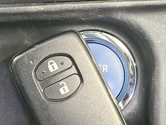 TOYOTA AQUA 2017 Image 31