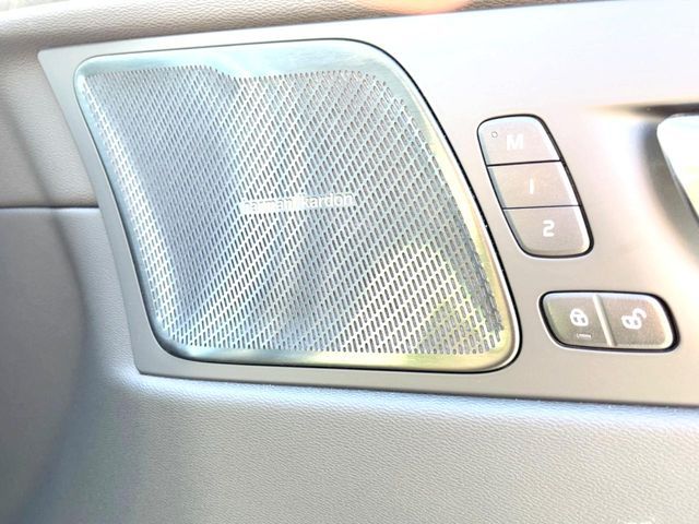 VOLVO XC60 2022 Image 31