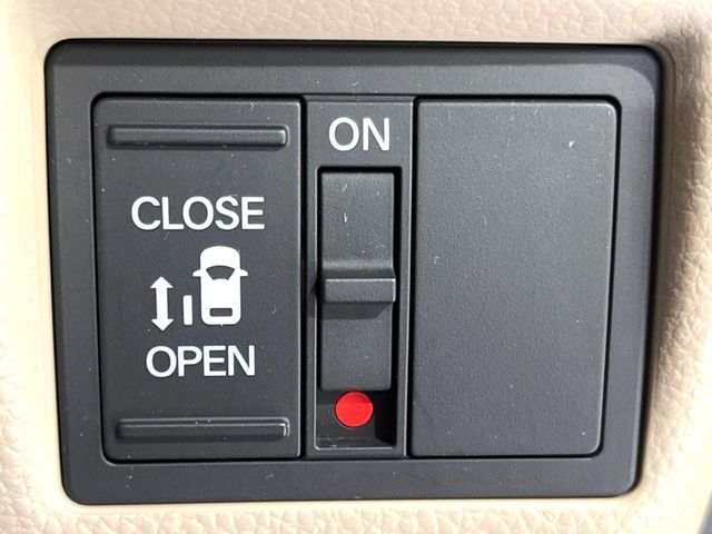 HONDA N BOX 4WD 2018 Image 31