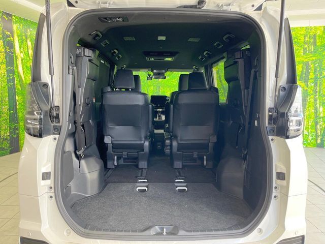 TOYOTA VOXY HYBRID 2023 Image 31