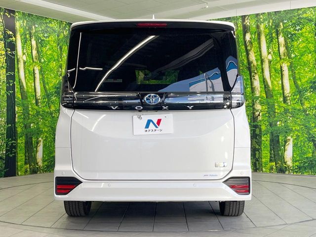 TOYOTA VOXY HYBRID 2023 Image 31