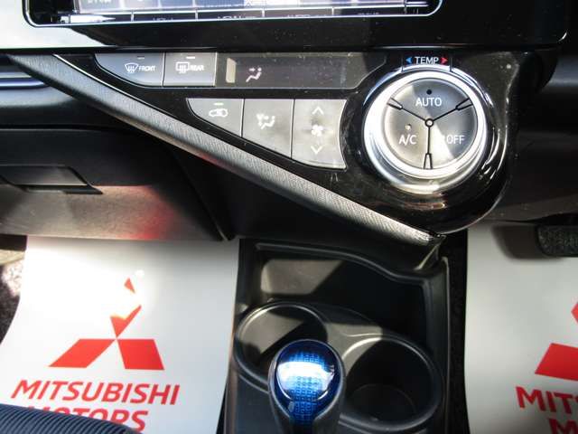 TOYOTA AQUA 2015 Image 31