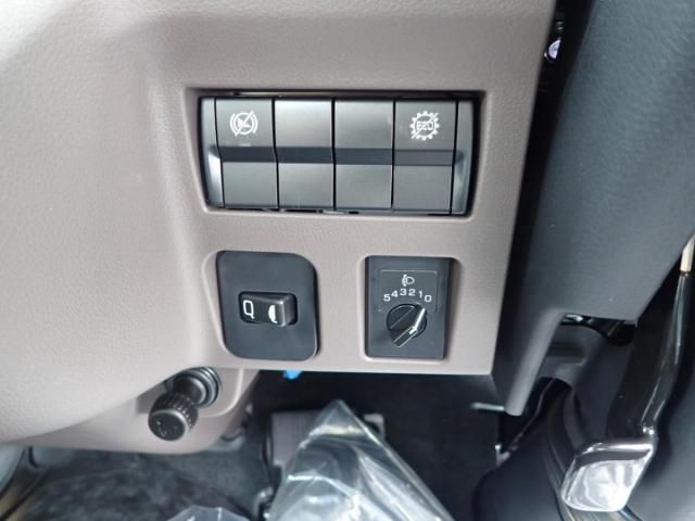 MITSUBISHI CANTER 2025 Image 31