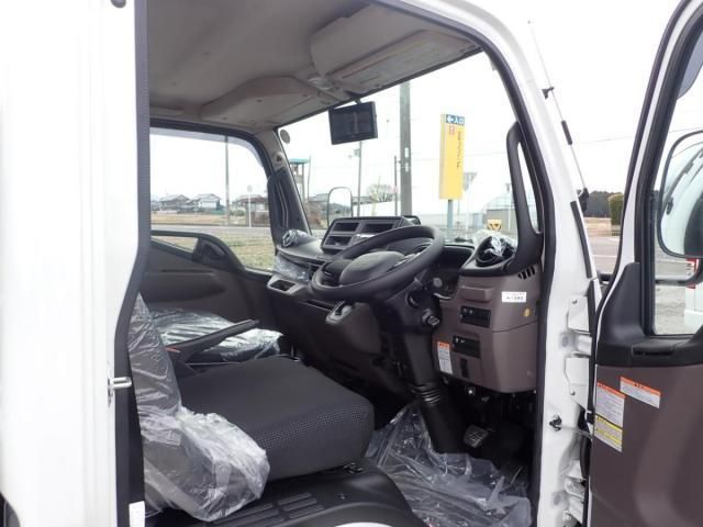MITSUBISHI CANTER 2025 Image 31
