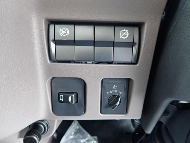 MITSUBISHI CANTER 2025 Image 31