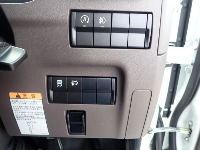 MITSUBISHI CANTER 2025 Image 31