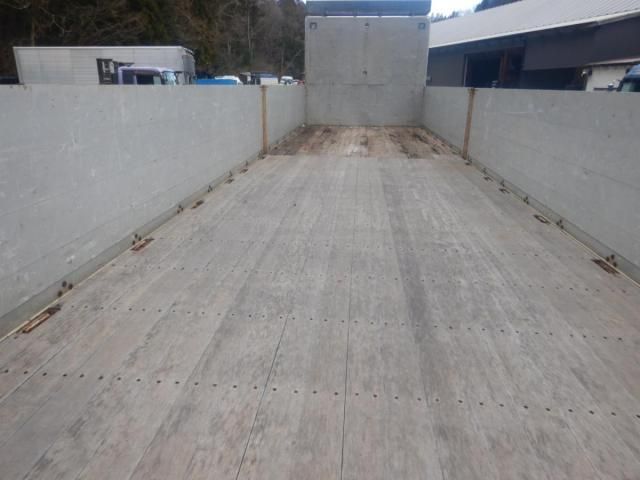 HINO PROFIA 2006 Image 31