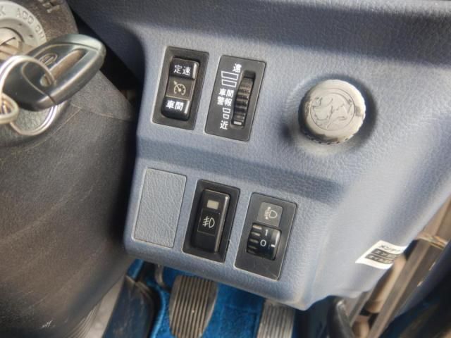 HINO PROFIA 2006 Image 31