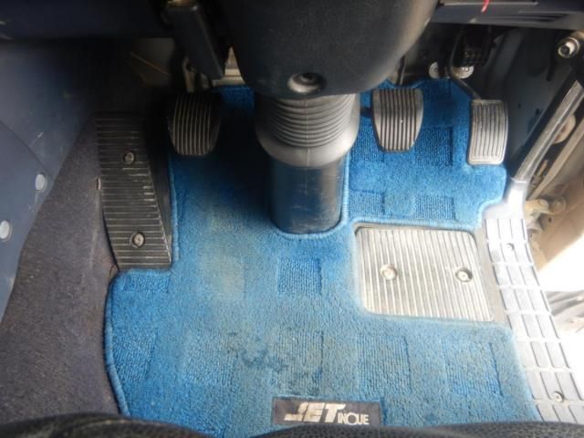 HINO PROFIA 2006 Image 31