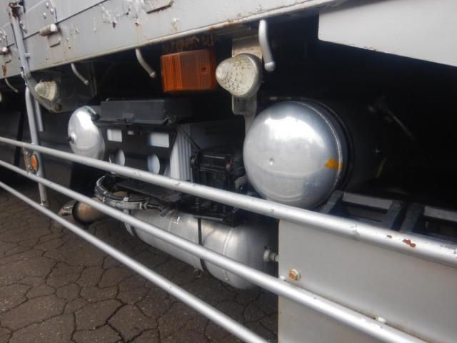 HINO PROFIA 2006 Image 31