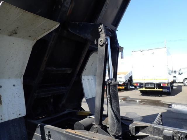 MITSUBISHI CANTER 2019 Image 31