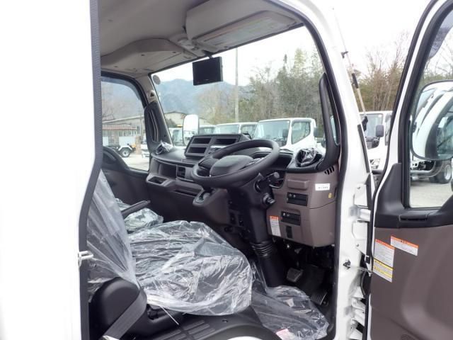 MITSUBISHI CANTER 2025 Image 31
