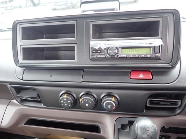 MITSUBISHI CANTER 2025 Image 31